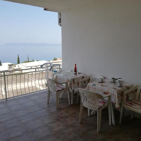 Apartments Aniko Saric Tucepi Bagian luar foto